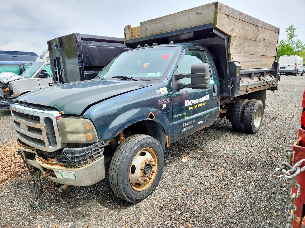 2001 Ford F550 VIN 1FDAF57F81EB84792 photo 1