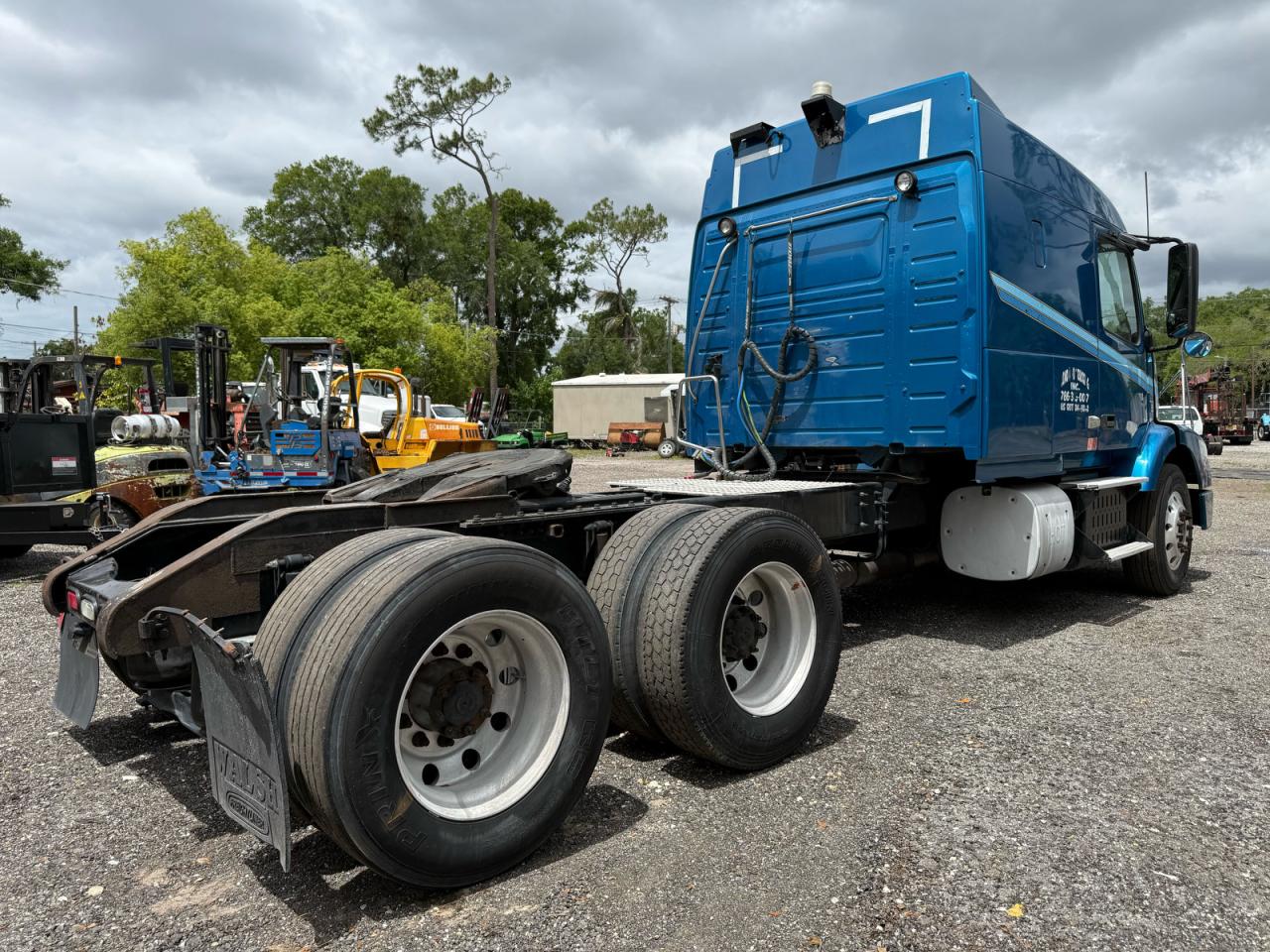 2013 Volvo Vn VIN 4V4MC9EH9DN566408 photo 4