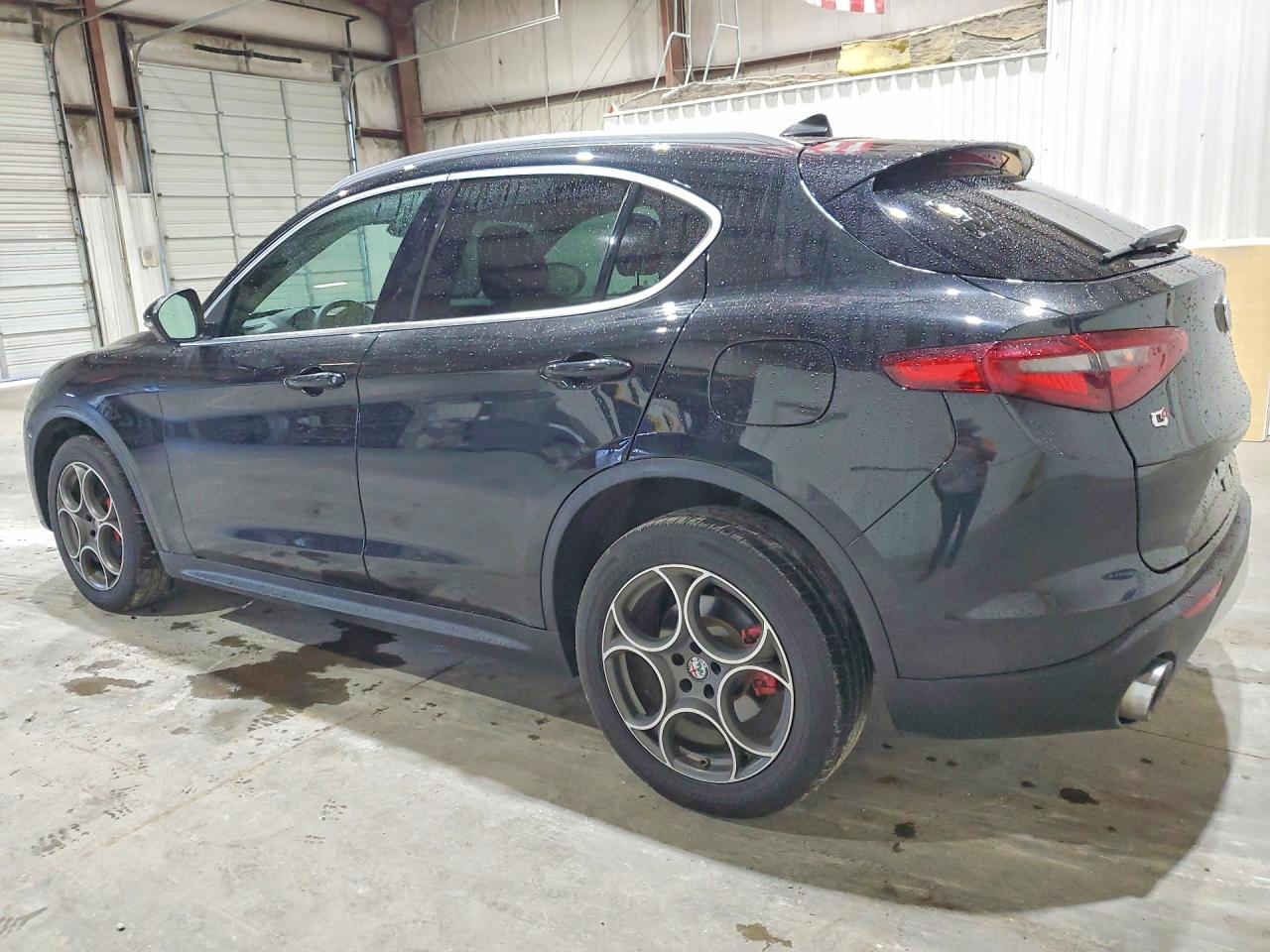 2018 Alfa Stelvio VIN ZASFAKAN3J7C07432 photo 2