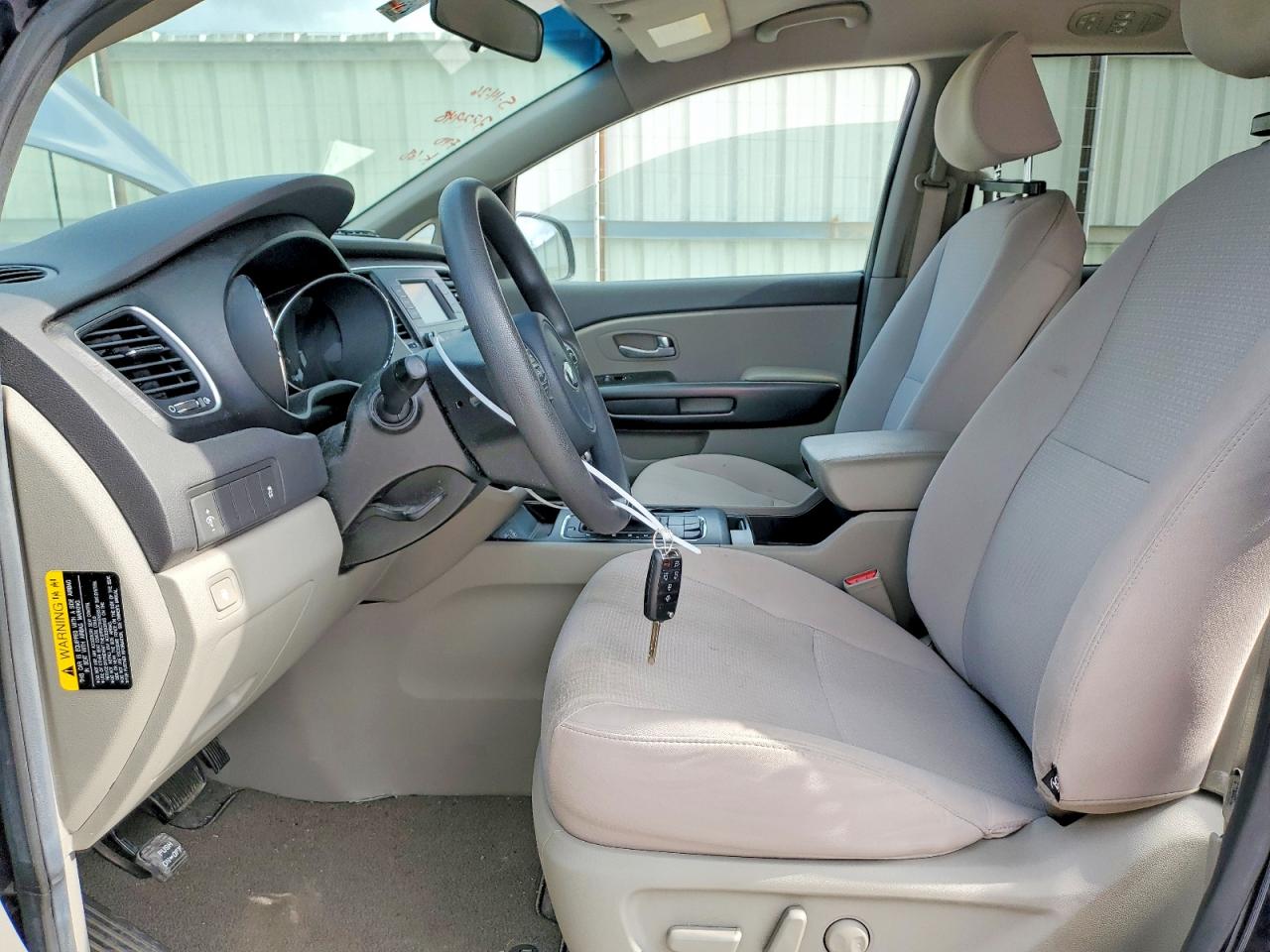 2018 Kia SEDONA VIN KNDMB5C13J6373559 photo 7
