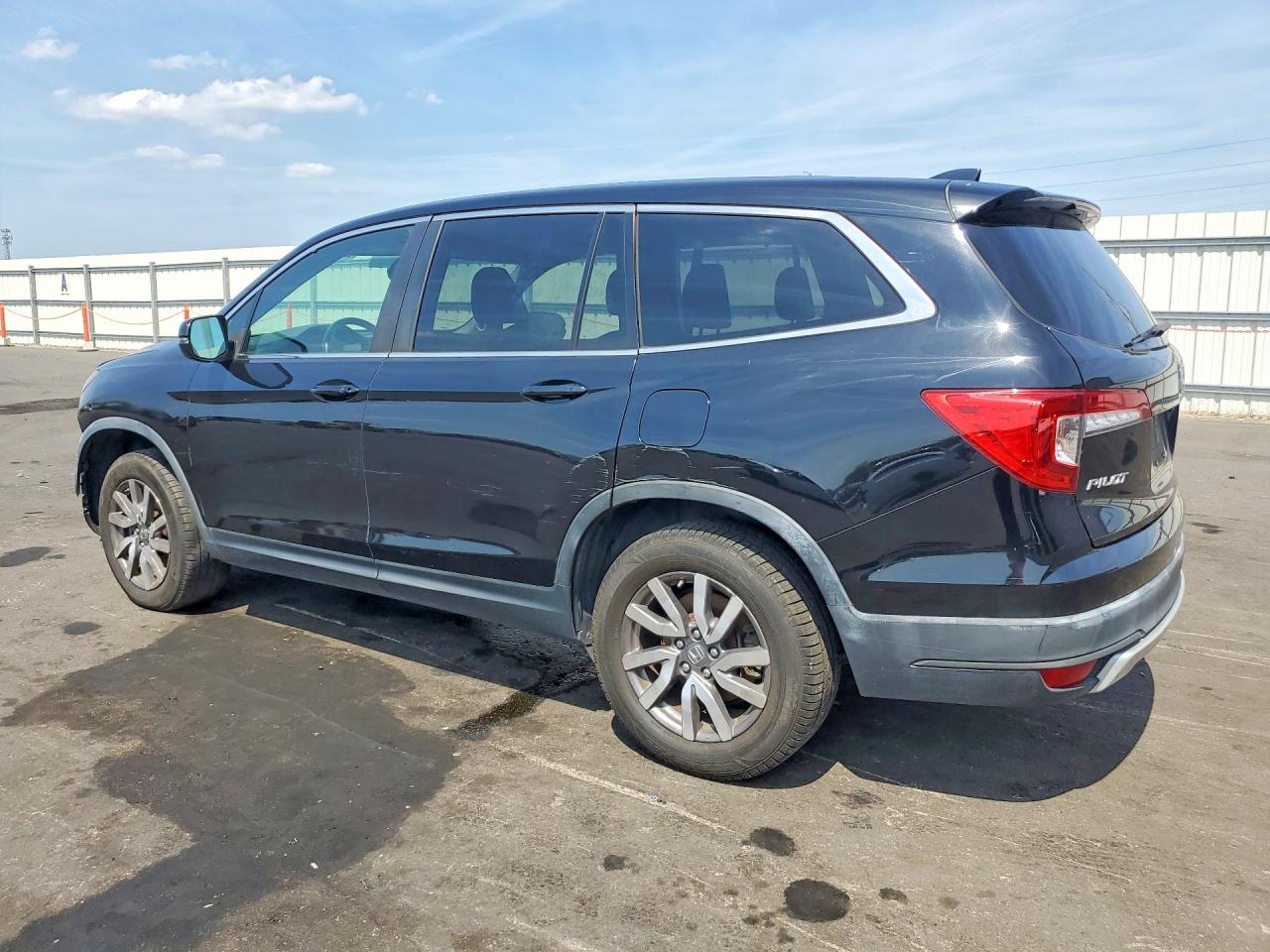 2020 HONDA Pilot VIN 5FNYF5H51LB028670 photo 2