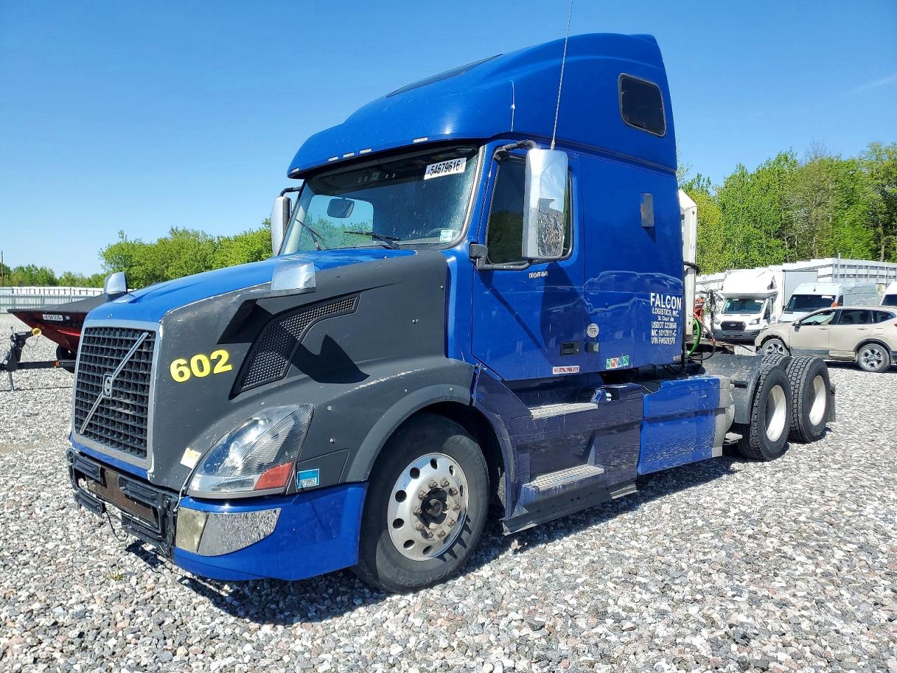 2016 Volvo Vn VIN 4V4NC9TH3GN938613 photo 2