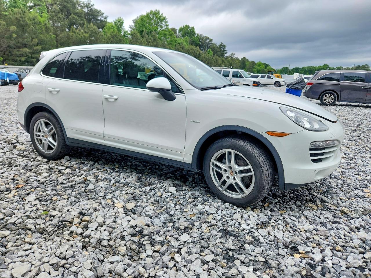 2014 Porsche Cayenne VIN WP1AF2A24ELA36499 photo 4