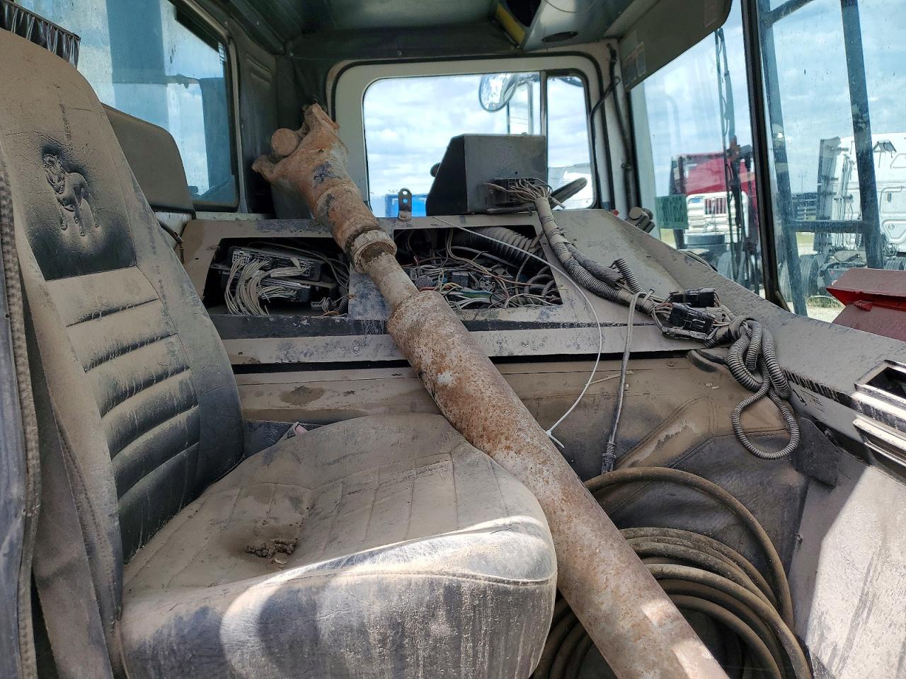 2002 MACK Mr6405 VIN 1M2K194Y72M019968 photo 9