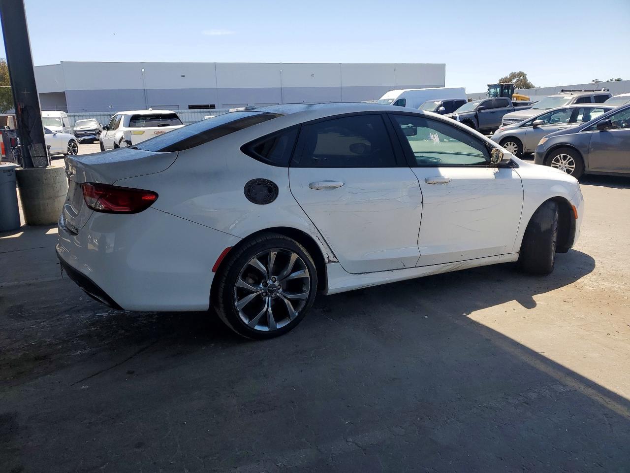 2015 Chrysler 200 VIN 1C3CCCBB9FN715282 photo 3