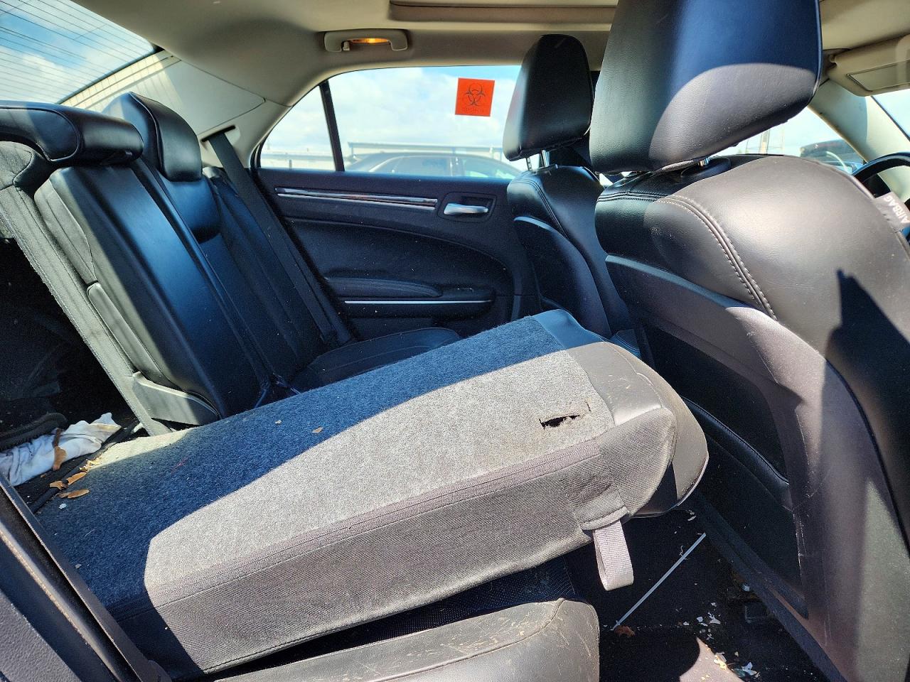 2016 Chrysler 300 VIN 2C3CCAKG1GH296046 photo 10