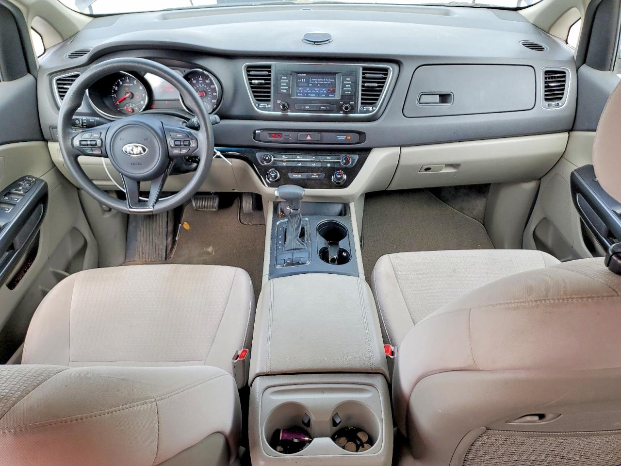 2018 Kia SEDONA VIN KNDMB5C13J6373559 photo 8