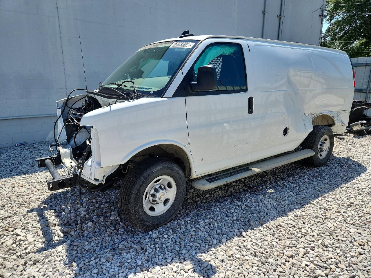 2025 CHEVROLET Express VIN 1GCWGAFP4S1250922 photo 1