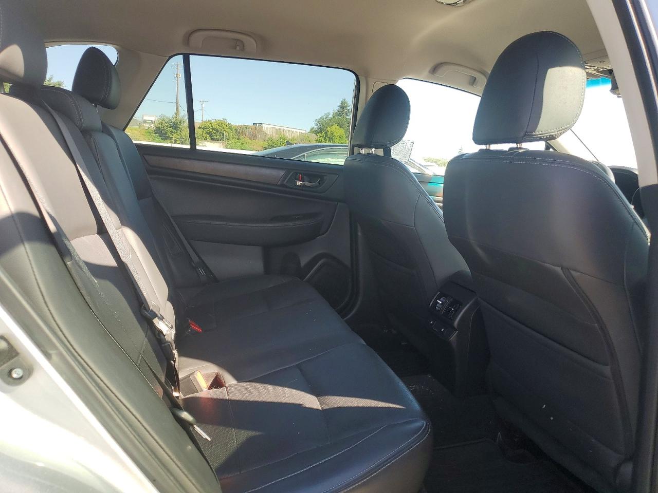 2015 SUBARU Outback 2. VIN 4S4BSAJC1F3215147 photo 10