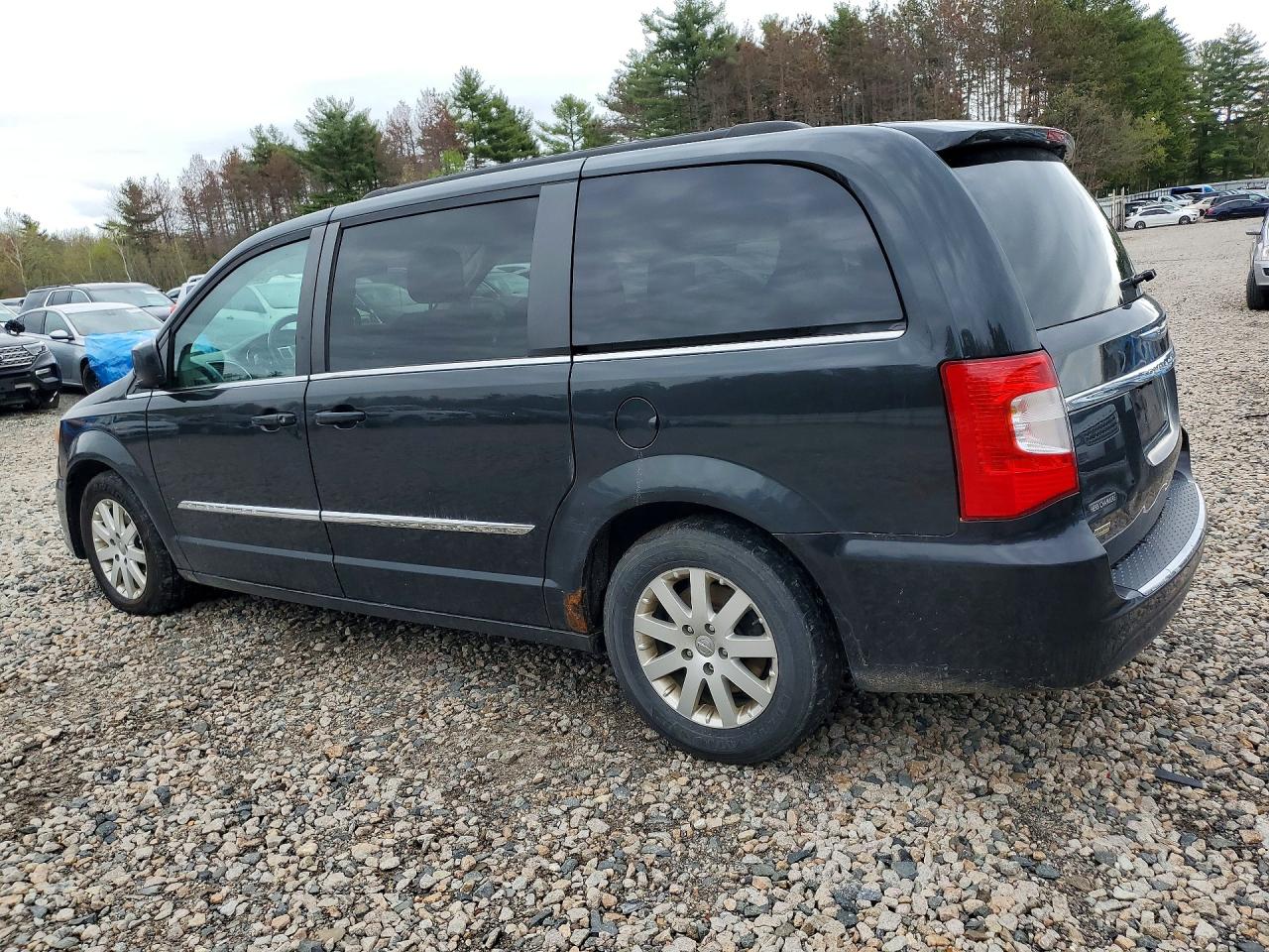 2014 Chrysler Minivan VIN 2C4RC1BG3ER221023 photo 2