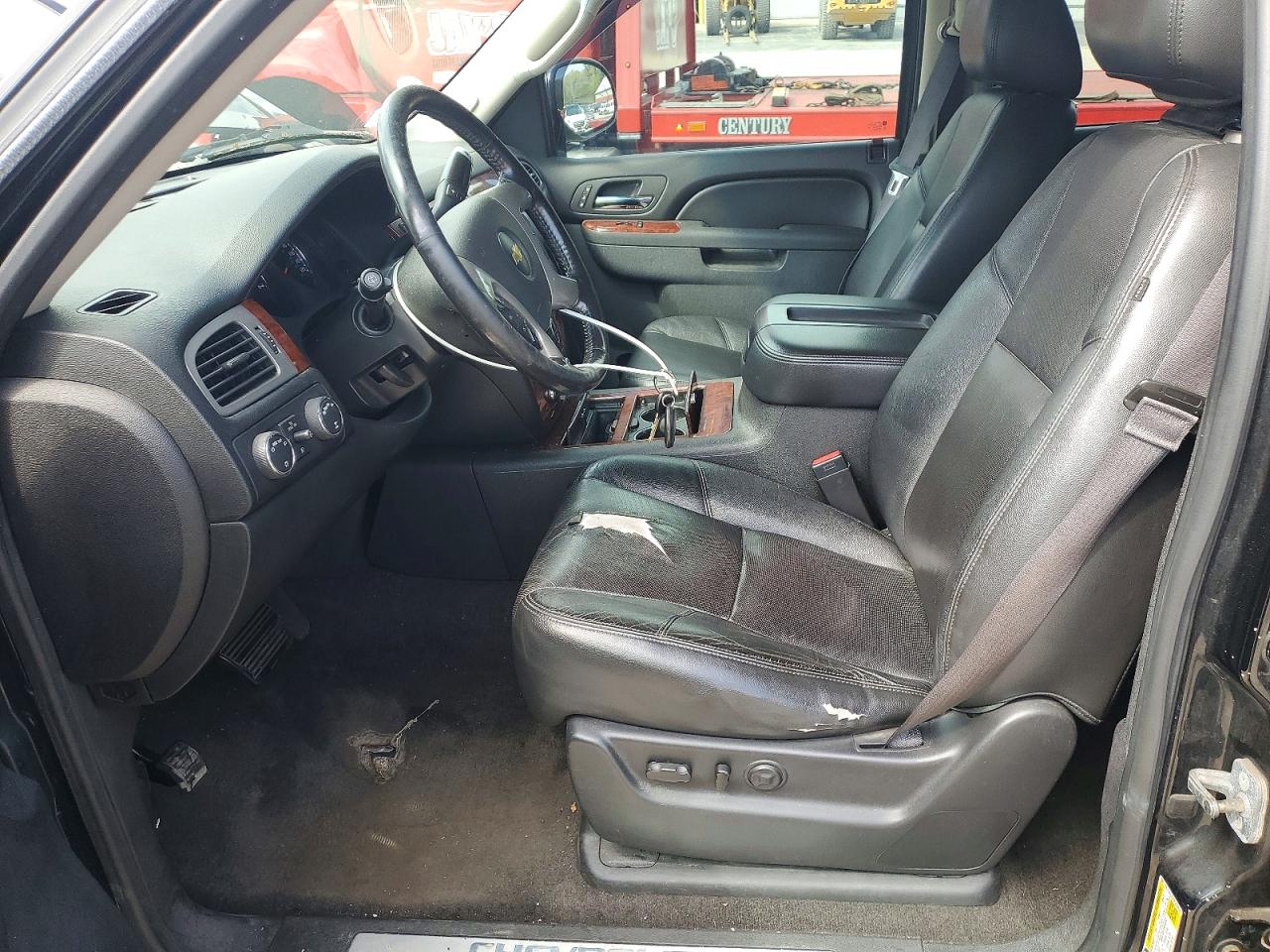 2013 Chevrolet Suburban VIN 1GNSKKE75DR252839 photo 7