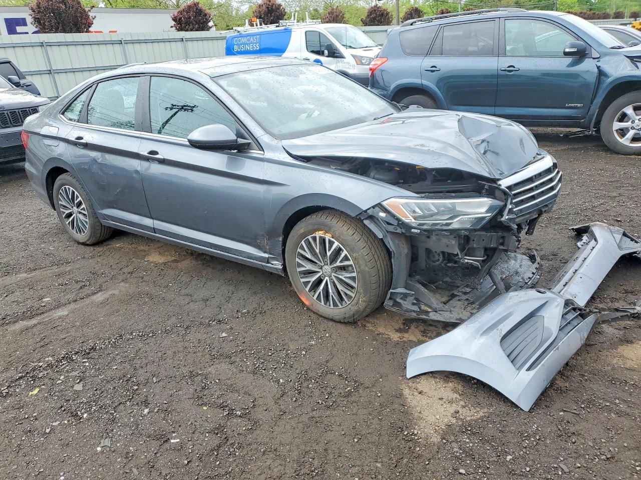 2019 Volkswagen Jetta VIN 3VWC57BU0KM147830 photo 4