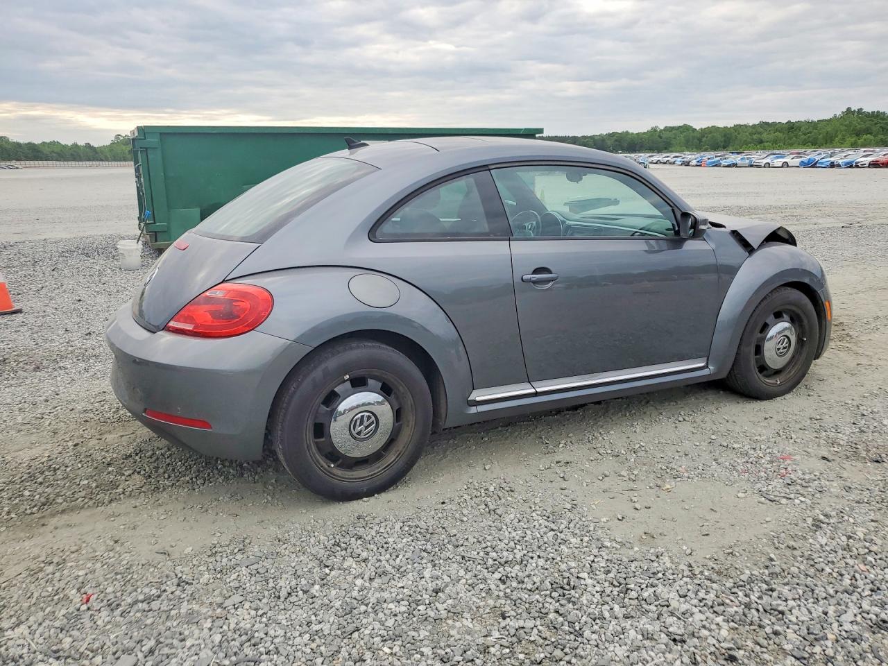 2013 Volkswagen Beetle VIN 3VWJP7ATXDM663271 photo 2