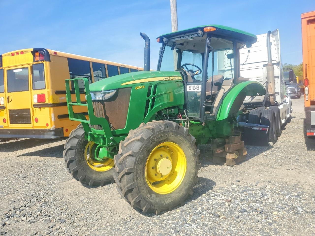 2016 JOHN Tractor VIN 1P06120ECG0001705 photo 2