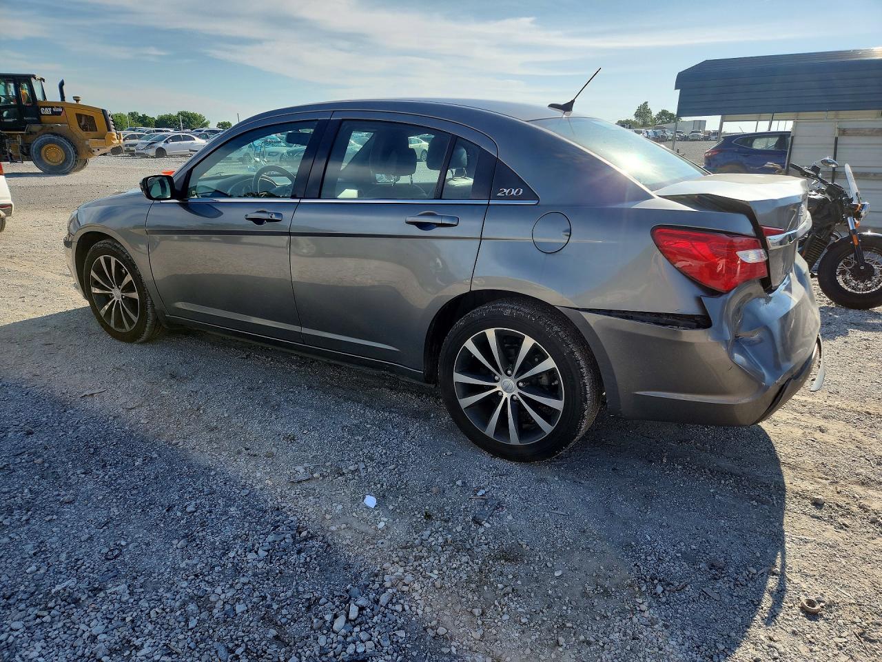 2012 Chrysler 200 VIN 1C3CCBHG7CN106409 photo 2