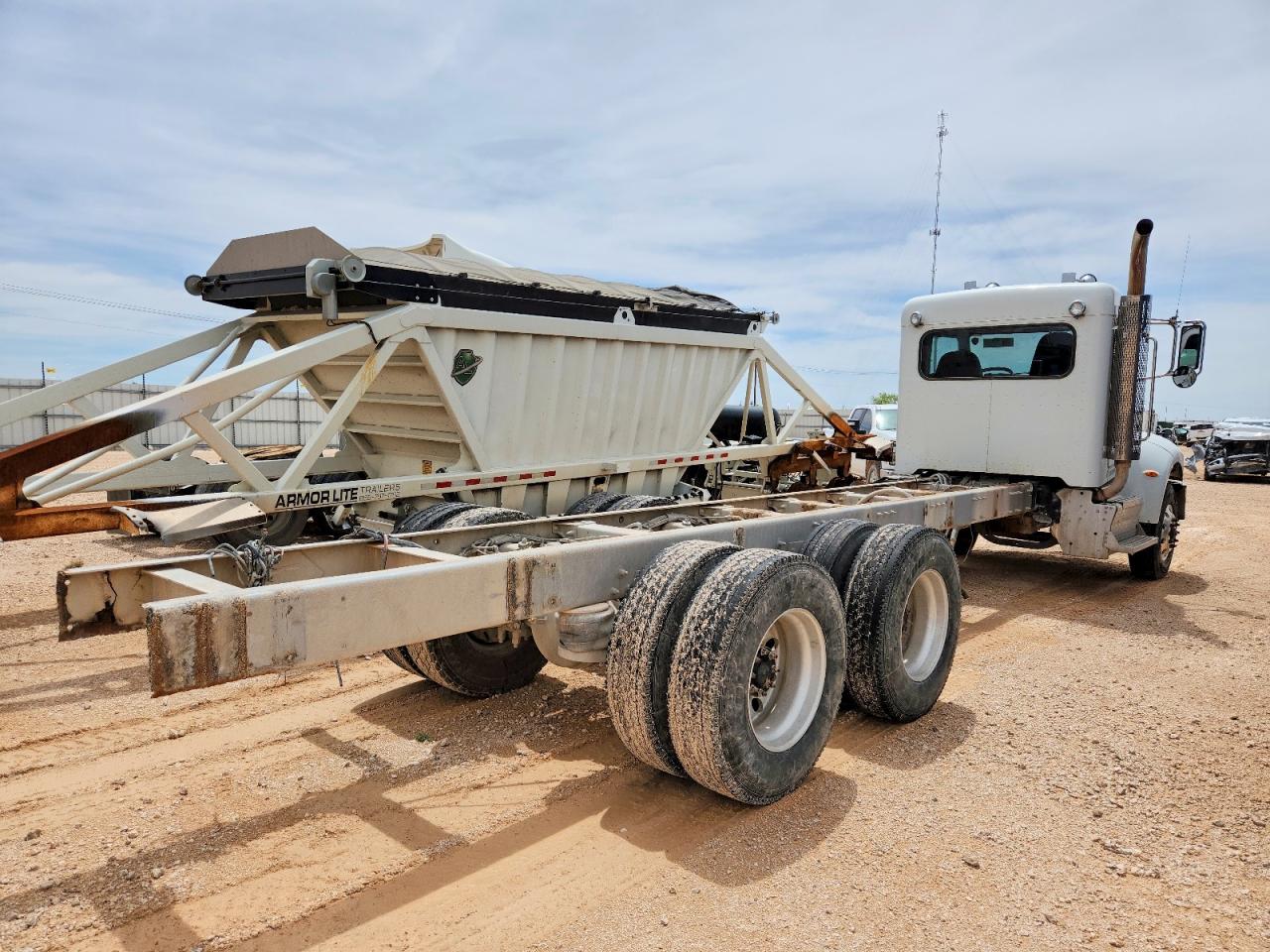 2015 PETERBILT All other VIN 2NP3LJ0XXFM279095 photo 4