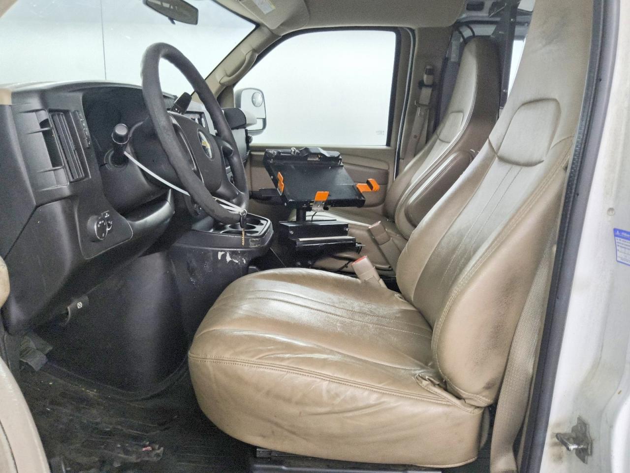 2011 CHEV Express VIN 1GCWGFCB6B1130139 photo 7