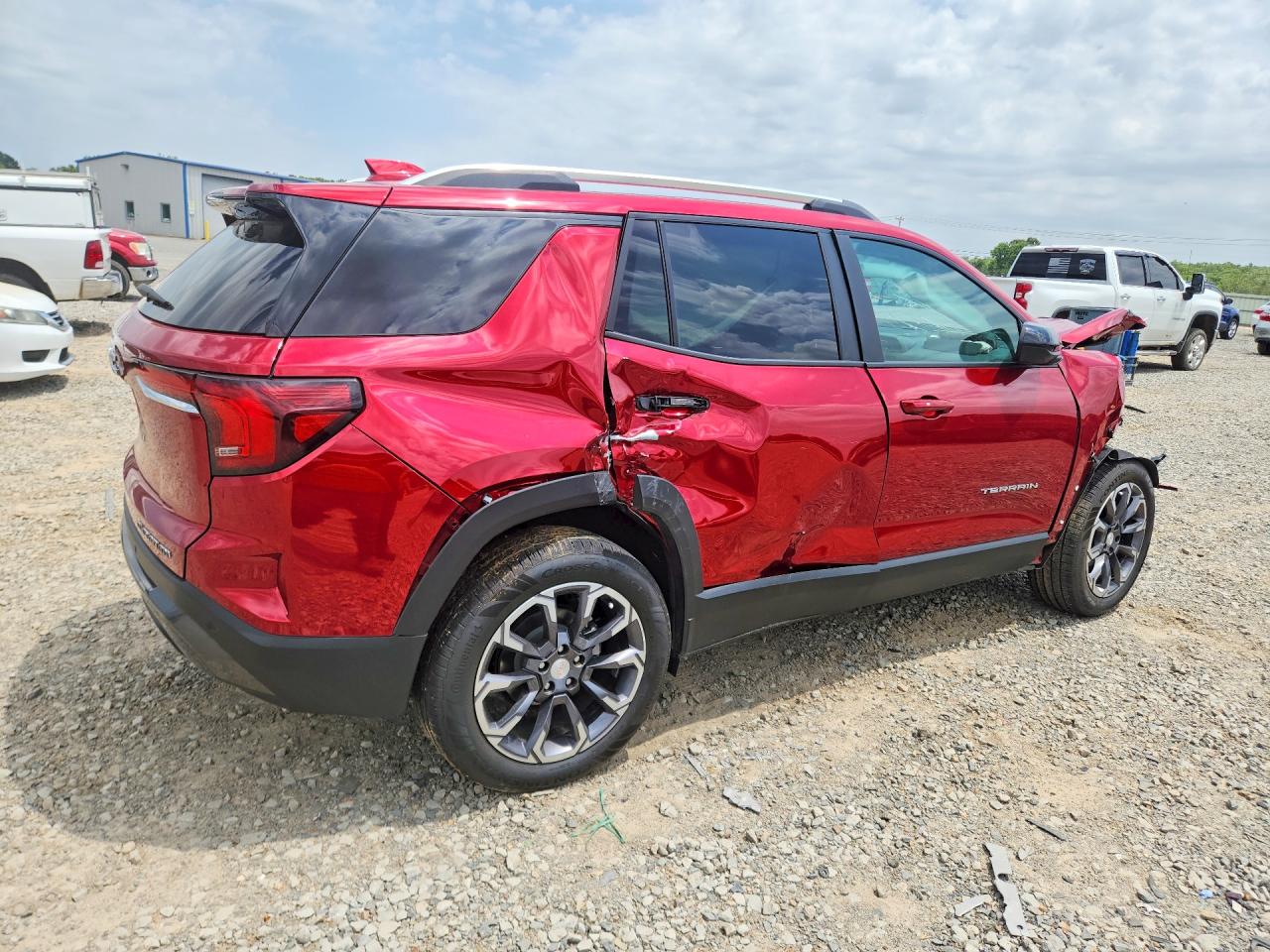 2025 GMC Terrain VIN 3GKALUEGXSL272106 photo 3