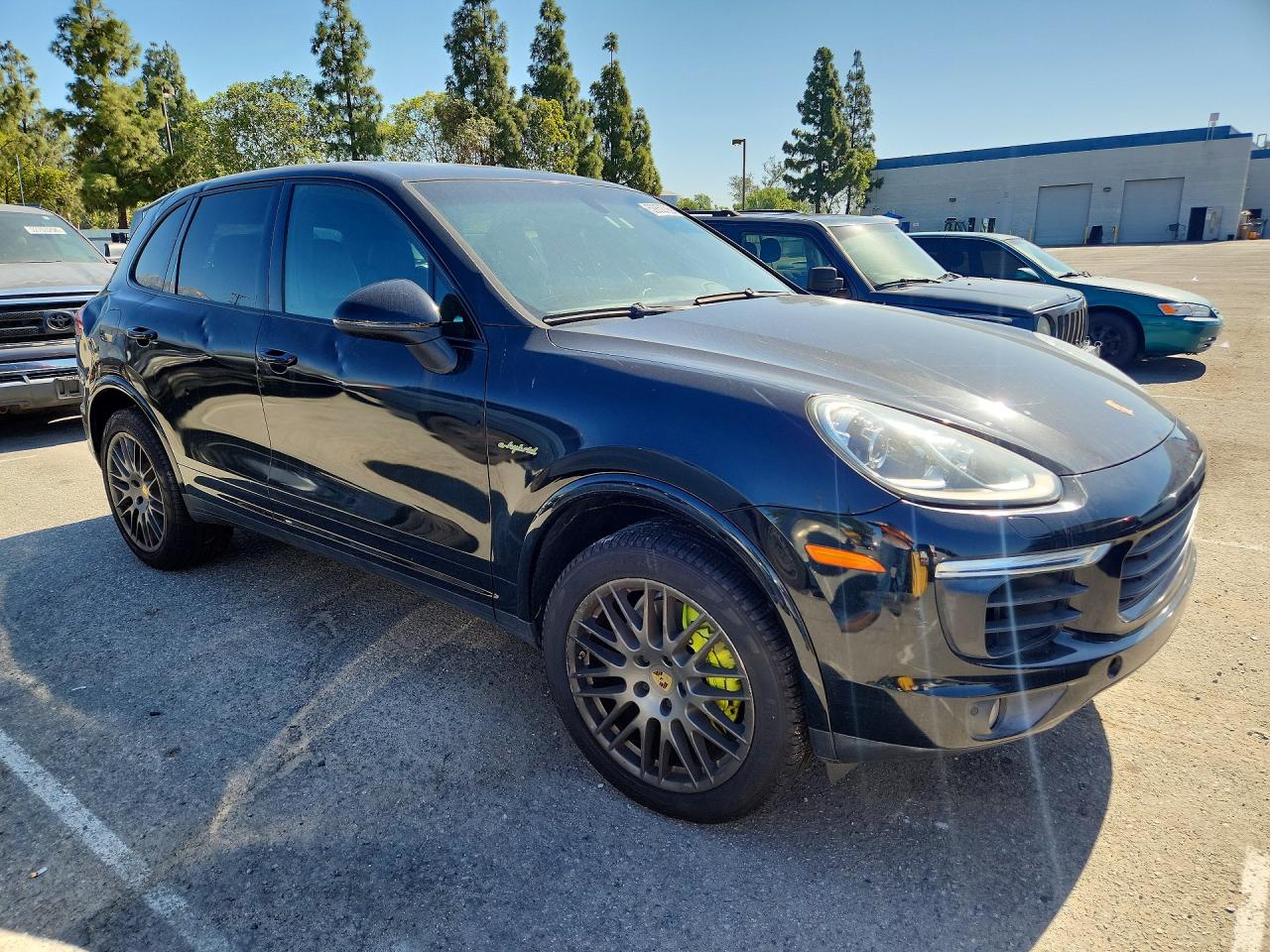 2017 Porsche Cayenne VIN WP1AE2A20HLA75579 photo 4
