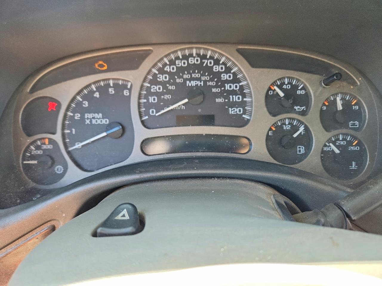 2005 GMC Yukon VIN 1GKFK66U55J266752 photo 9