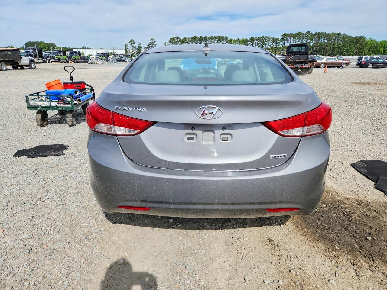 2013 Hyundai Elantra VIN 5NPDH4AE3DH415639 photo 6