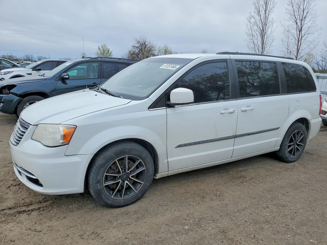 2016 Chrysler Minivan VIN 2C4RC1CG4GR126990 photo 1