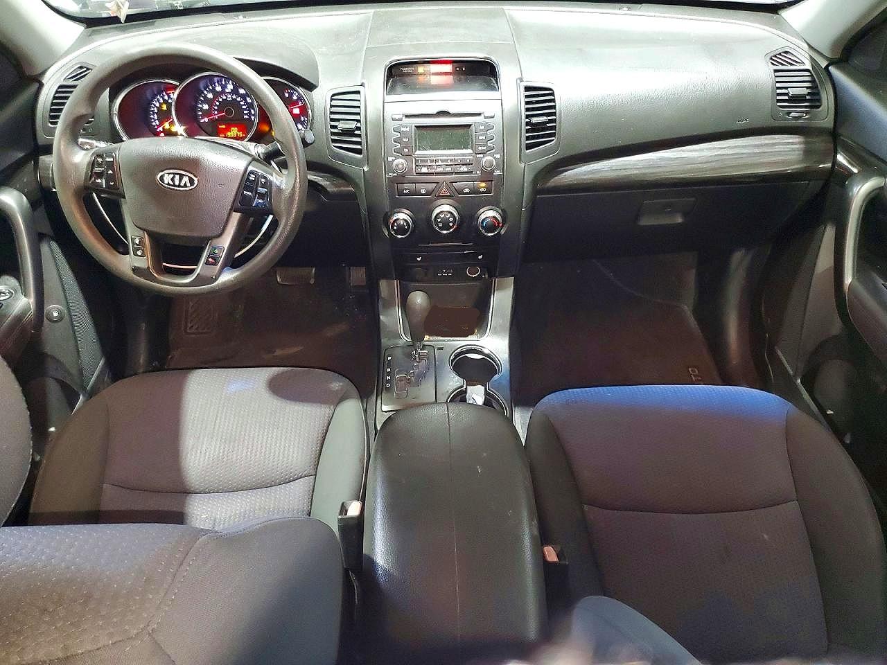 2012 Kia Sorento VIN 5XYKTDA61CG302289 photo 8