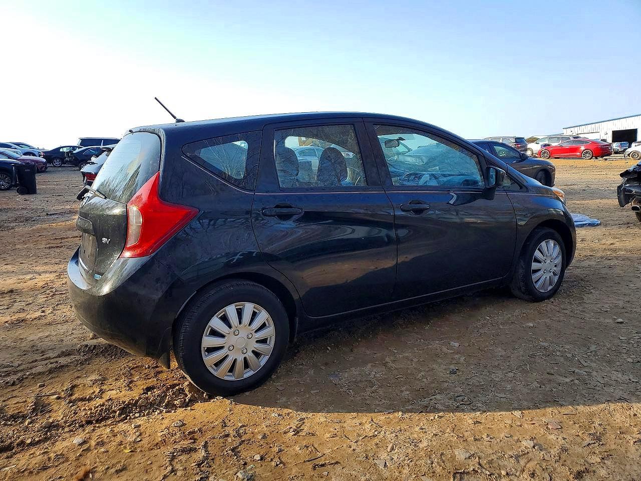 2015 Nissan Versa VIN 3N1CE2CP4FL362981 photo 3