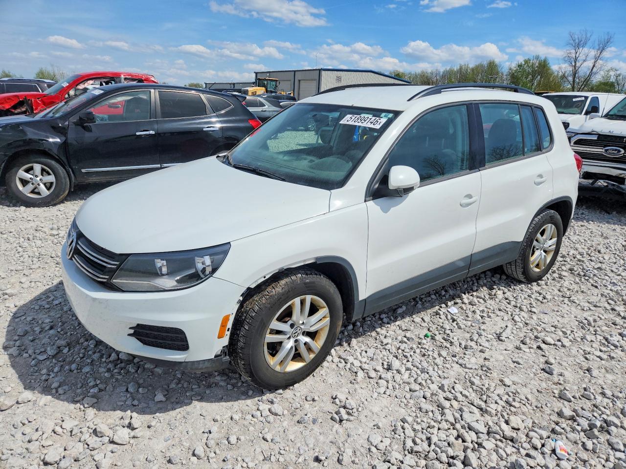2015 Volkswagen Tiguan VIN WVGBV7AX0FW512888 photo 1