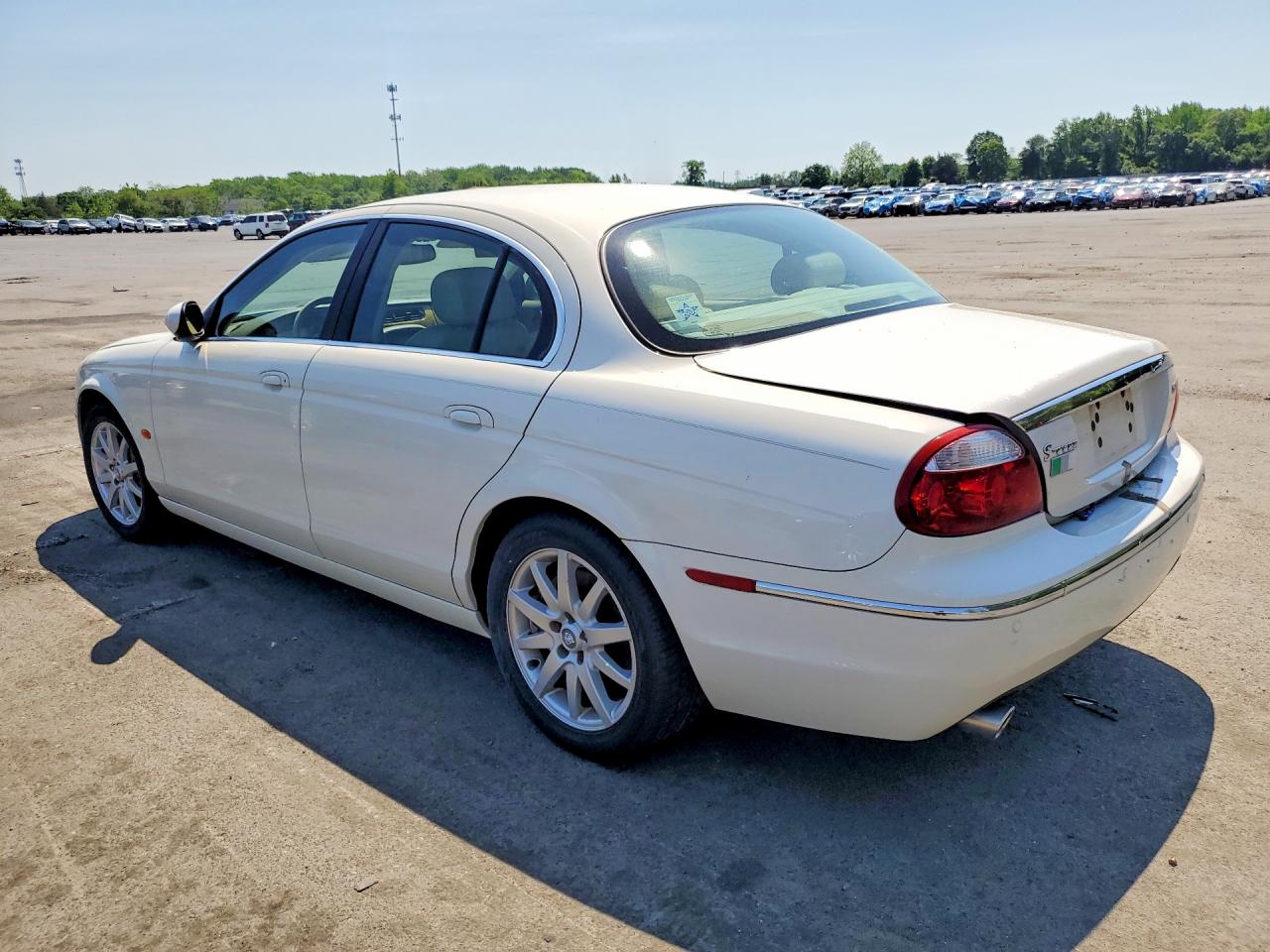 2006 Jaguar S type VIN SAJWA01A26FN57272 photo 2