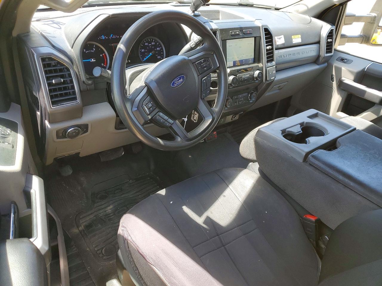 2020 Ford F550 VIN 1FDUF5GT8LDA08286 photo 8