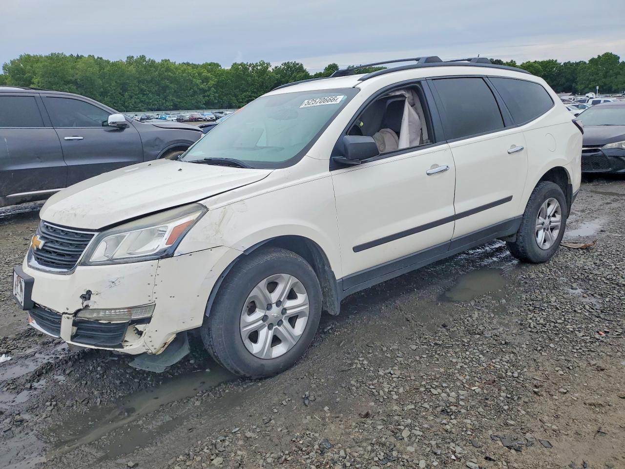 2015 Chevrolet Traverse VIN 1GNKRFKDXFJ315836 photo 1