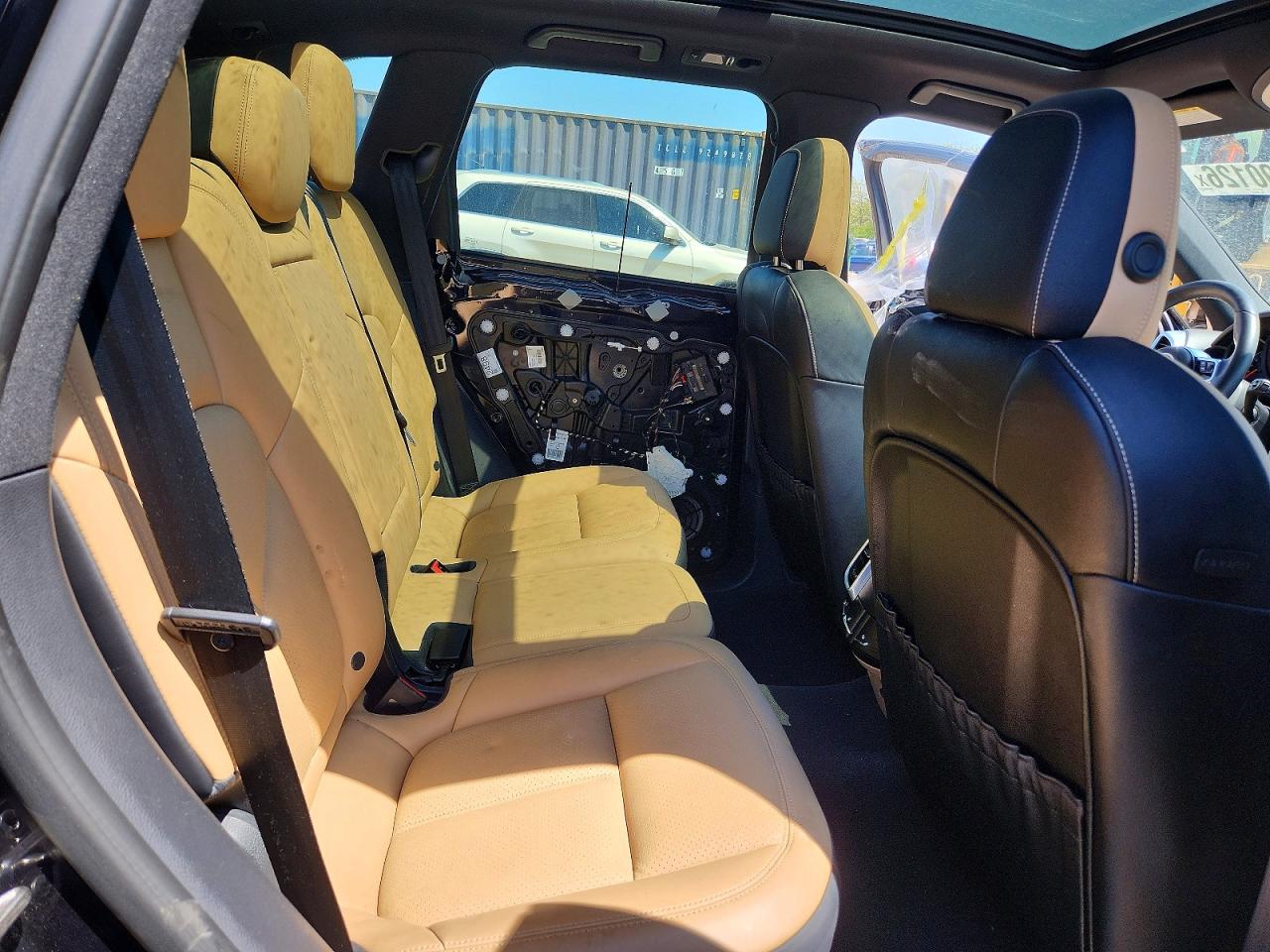 2016 PORSCHE Cayenne VIN WP1AA2A23GKA13223 photo 11