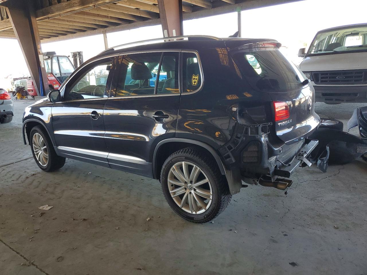 2014 Volkswagen Tiguan VIN WVGBV3AXXEW510864 photo 2