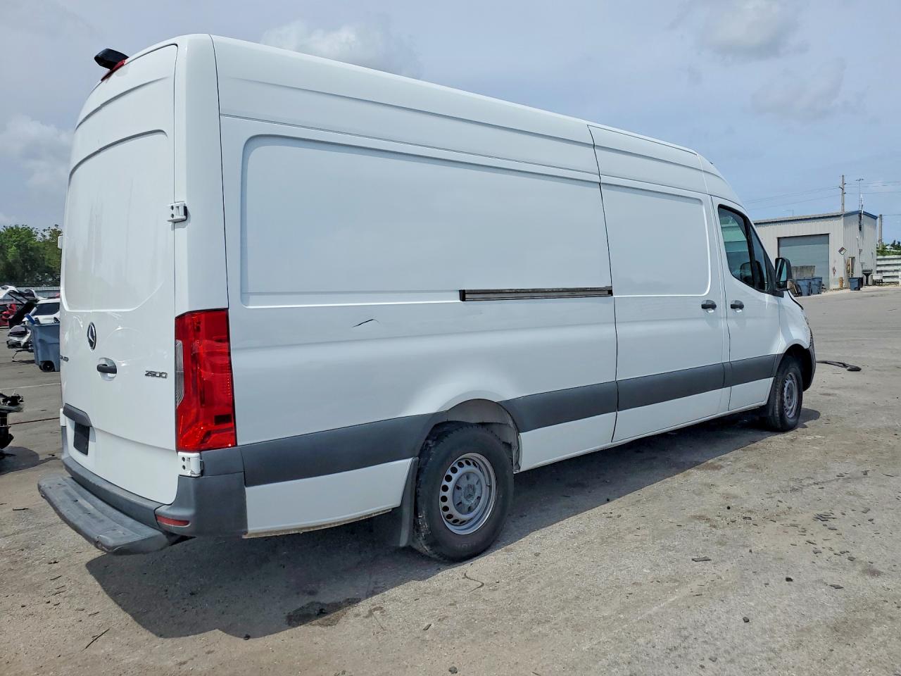2021 Mercedes-Benz Sprinter VIN W1W4DCHY1MT047743 photo 3