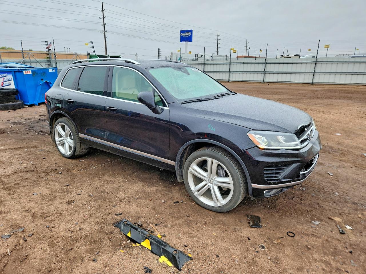 2017 Volkswagen Touareg VIN WVGGF7BP5HD004982 photo 4
