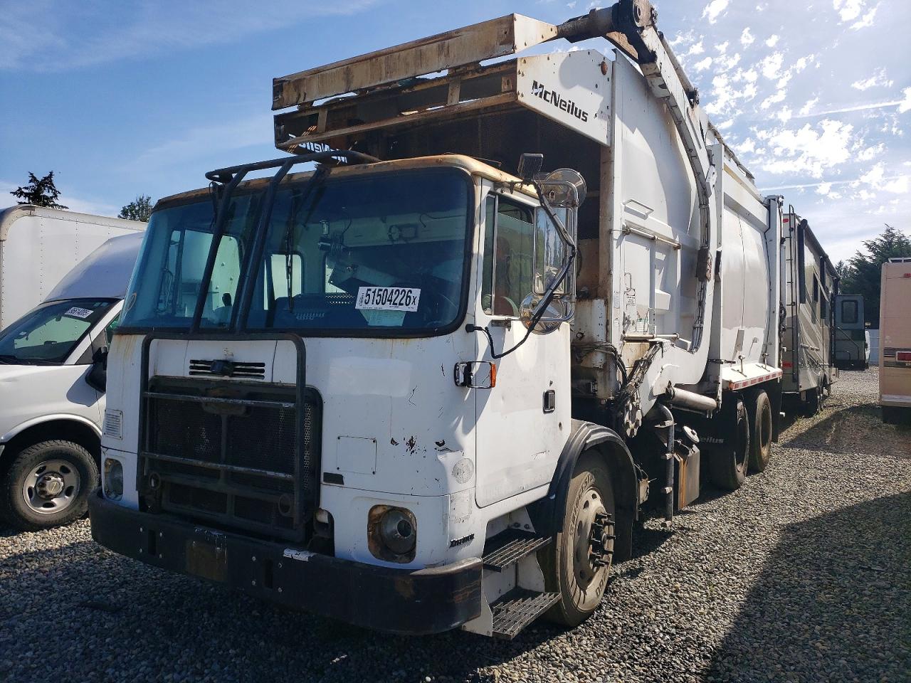 2011 AUTOCAR All other VIN 5VCACLKFXBH211728 photo 2