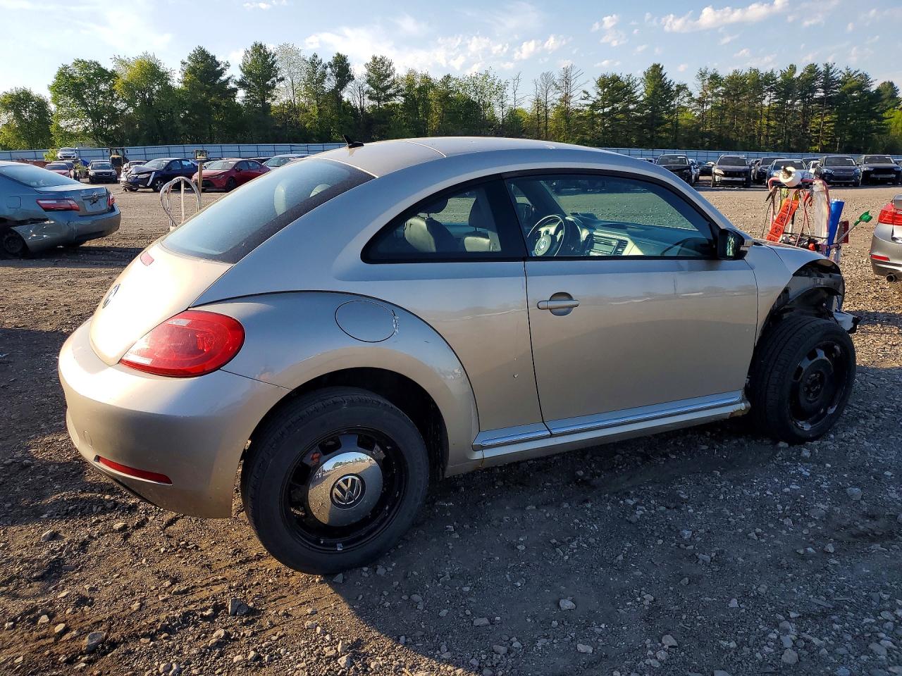 2013 Volkswagen Beetle VIN 3VWJP7AT0DM606559 photo 3