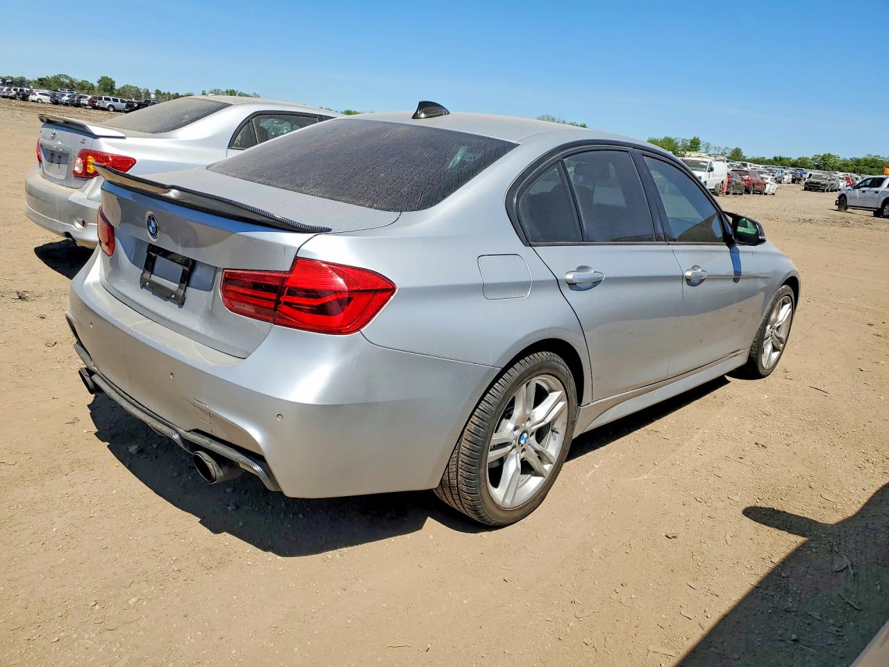 2017 BMW 3 series VIN WBA8D9G35HNU61556 photo 3