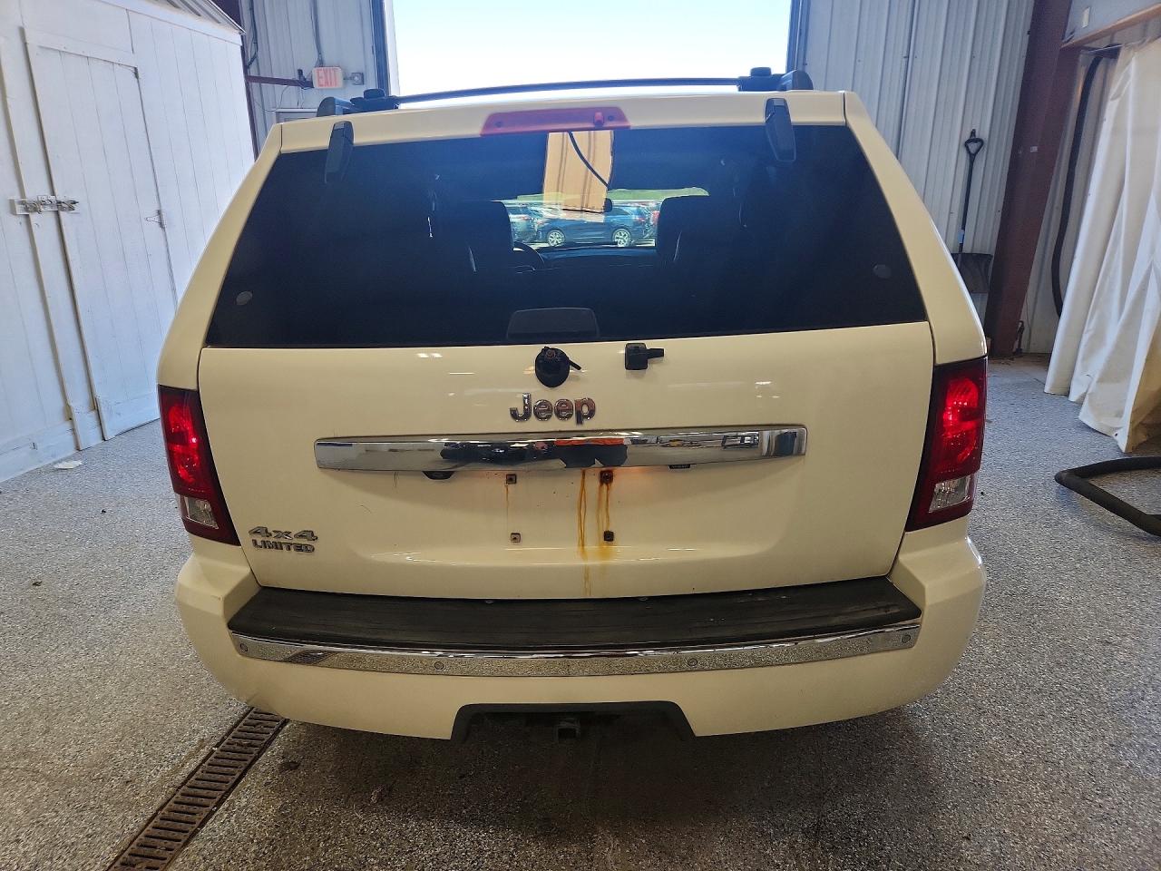 2010 JEEP Cherokee VIN 1J4PR5GK3AC123066 photo 6