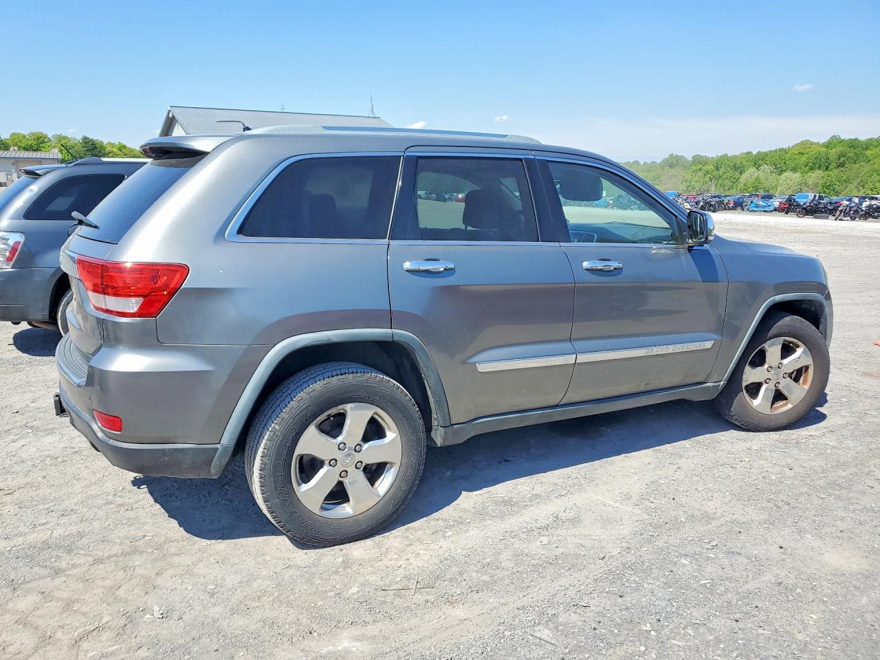 2011 Jeep Cherokee VIN 1J4RR5GG7BC655183 photo 3
