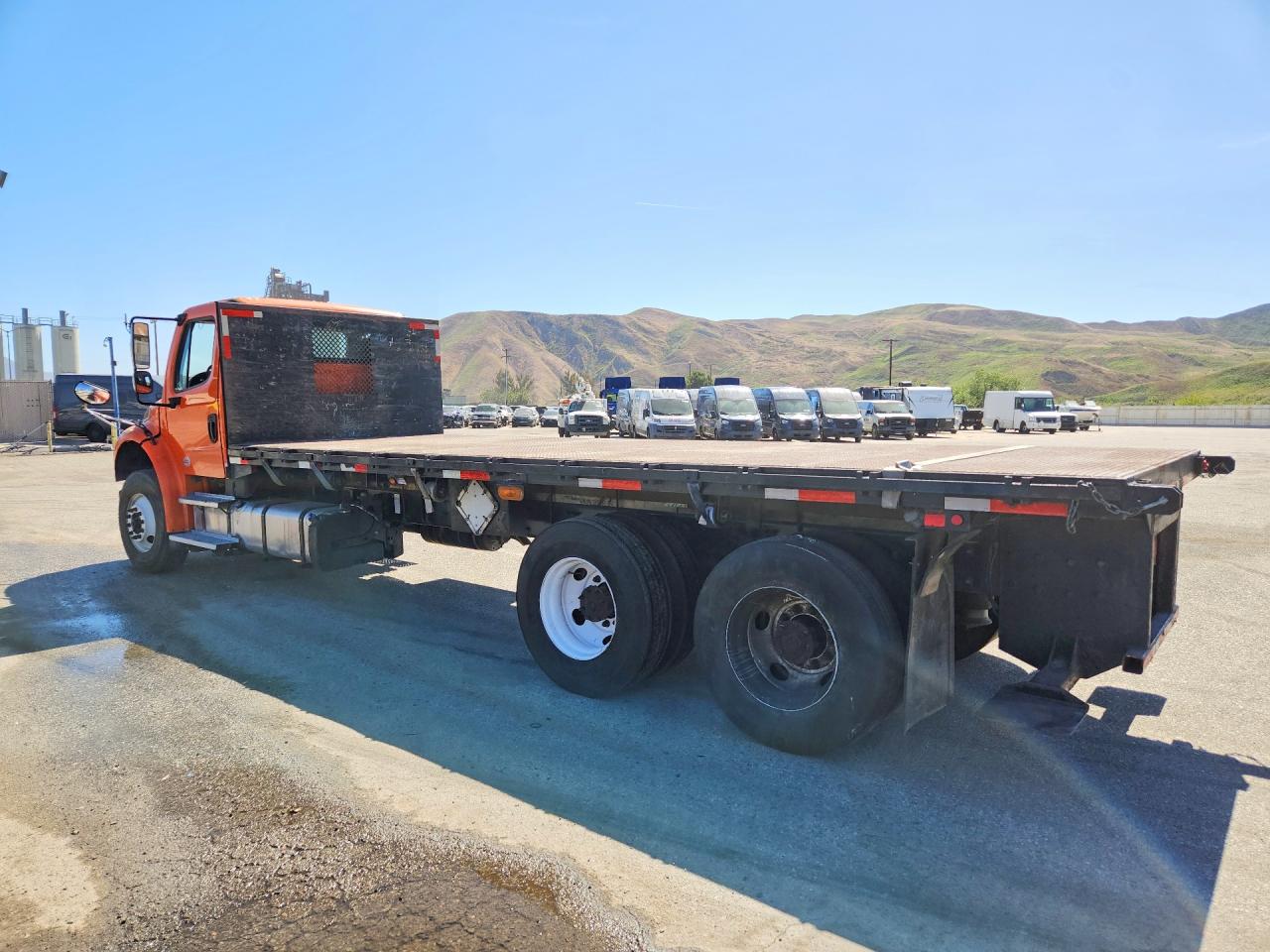 2016 FREIGHTLINER All other VIN 1FVHCYCY2GHHB4561 photo 2