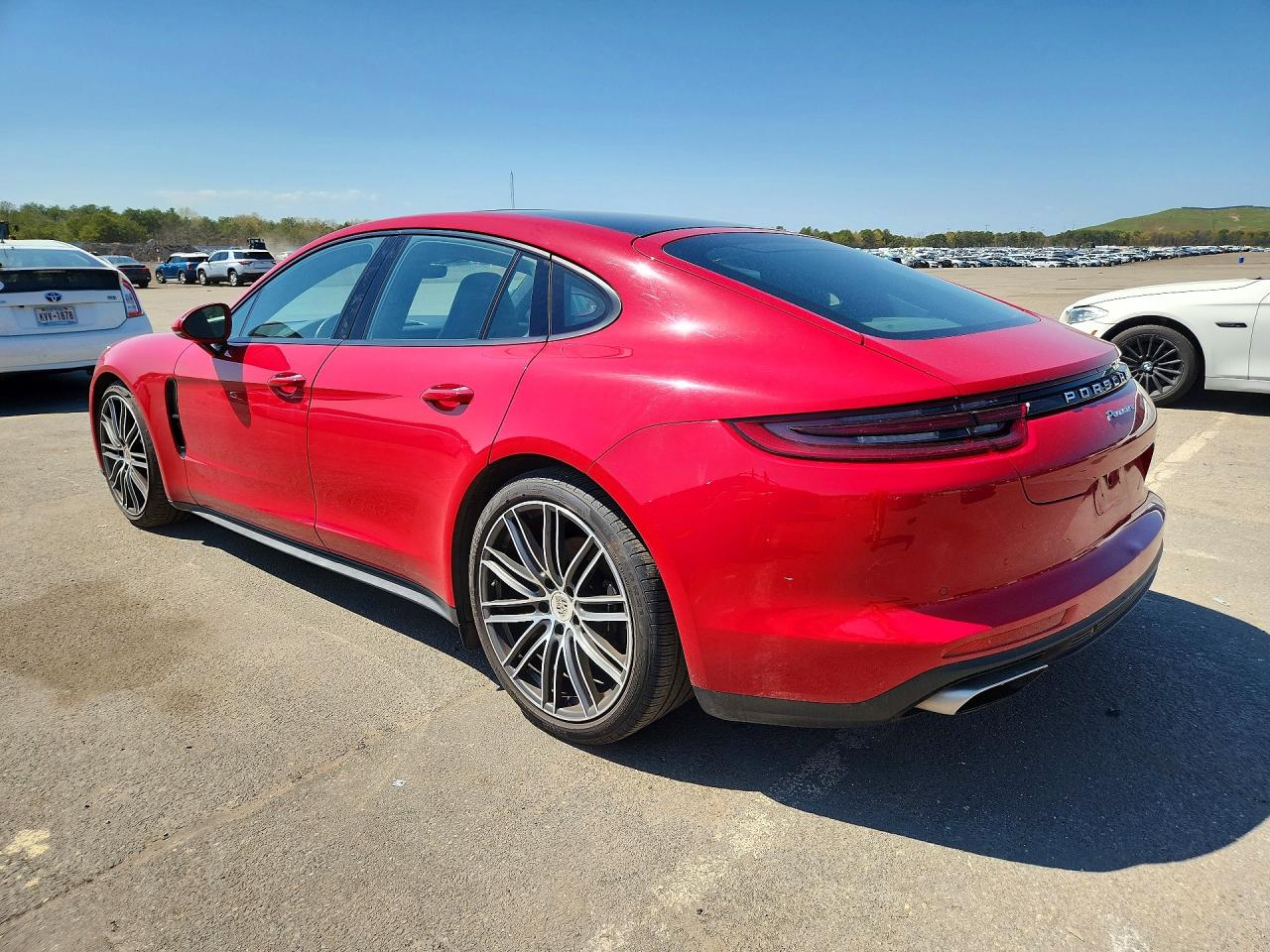 2018 Porsche Panamera VIN WP0AA2A7XJL100969 photo 2