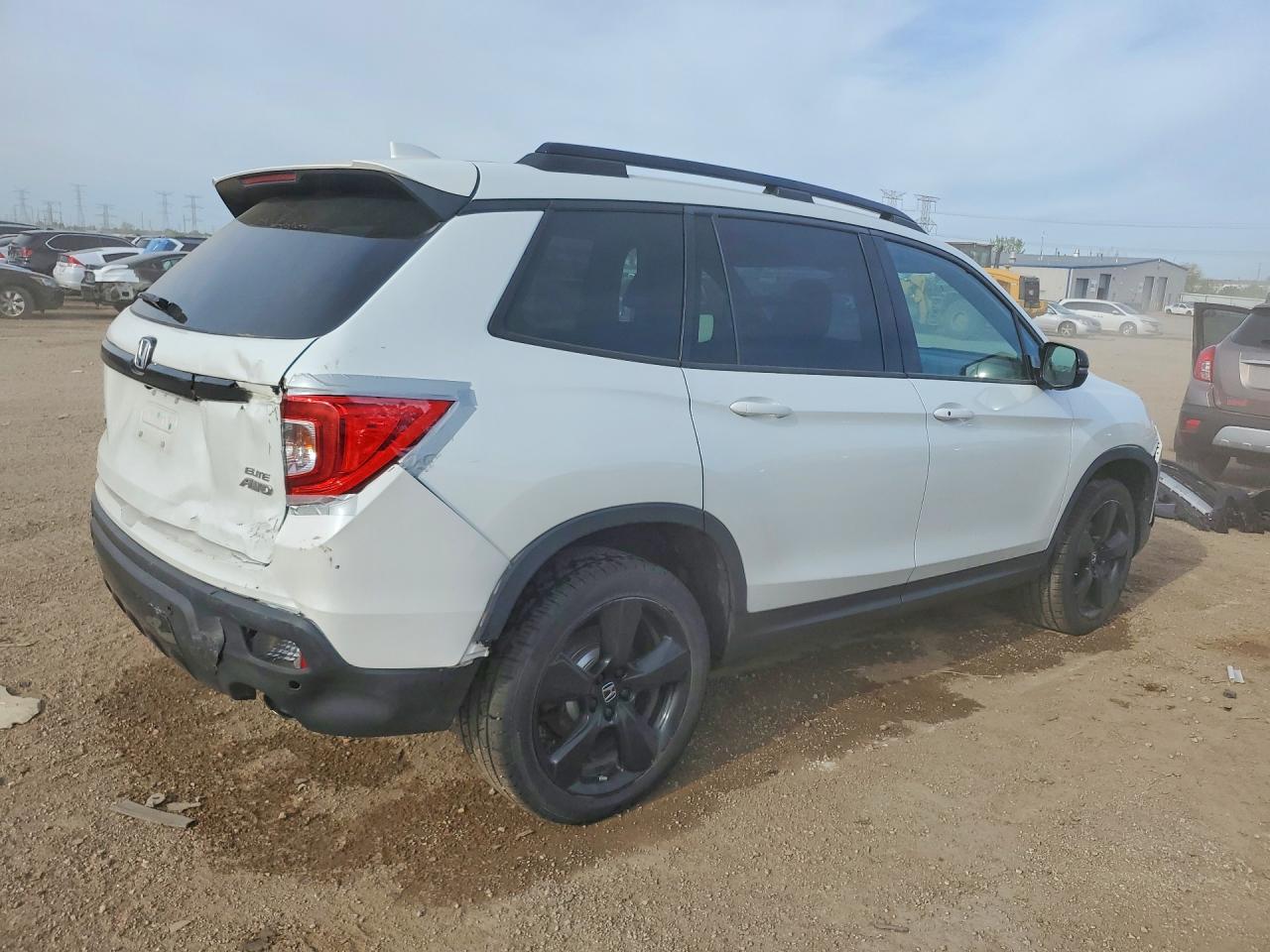 2021 Honda Passport VIN 5FNYF8H05MB028145 photo 3