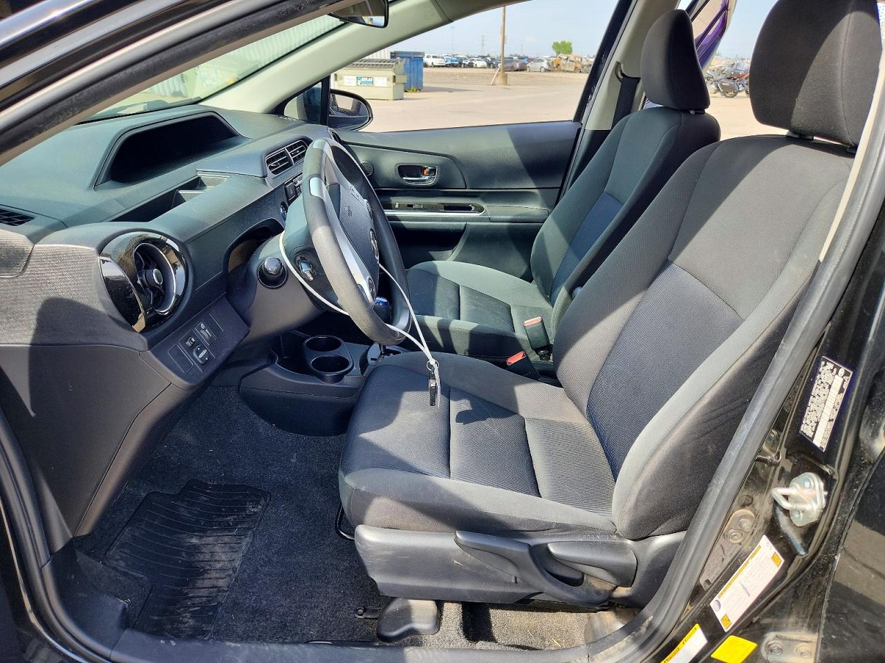 2015 Toyota Prius c th VIN JTDKDTB32F1100769 photo 7