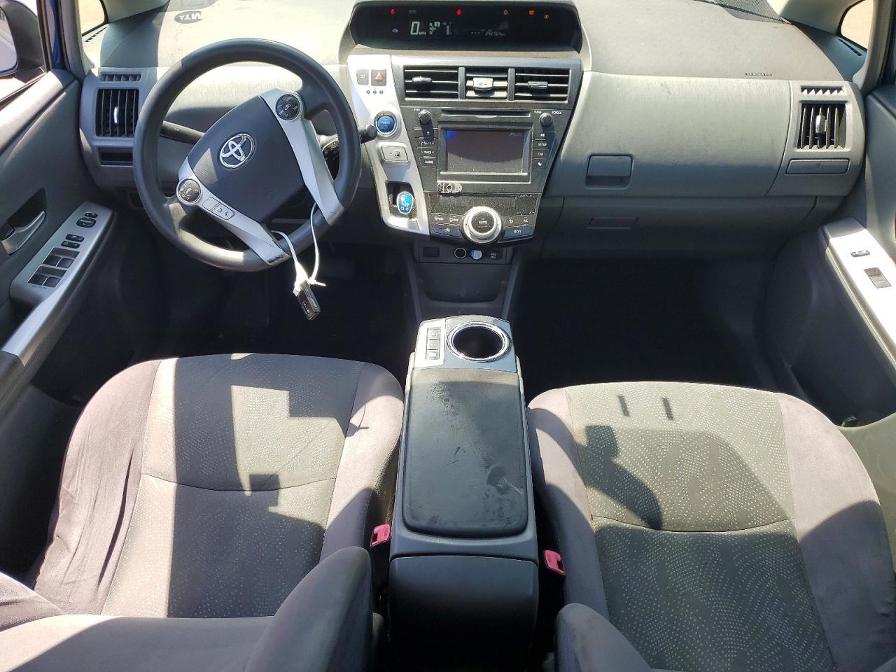 2012 Toyota Prius v tw VIN JTDZN3EU0C3141224 photo 8