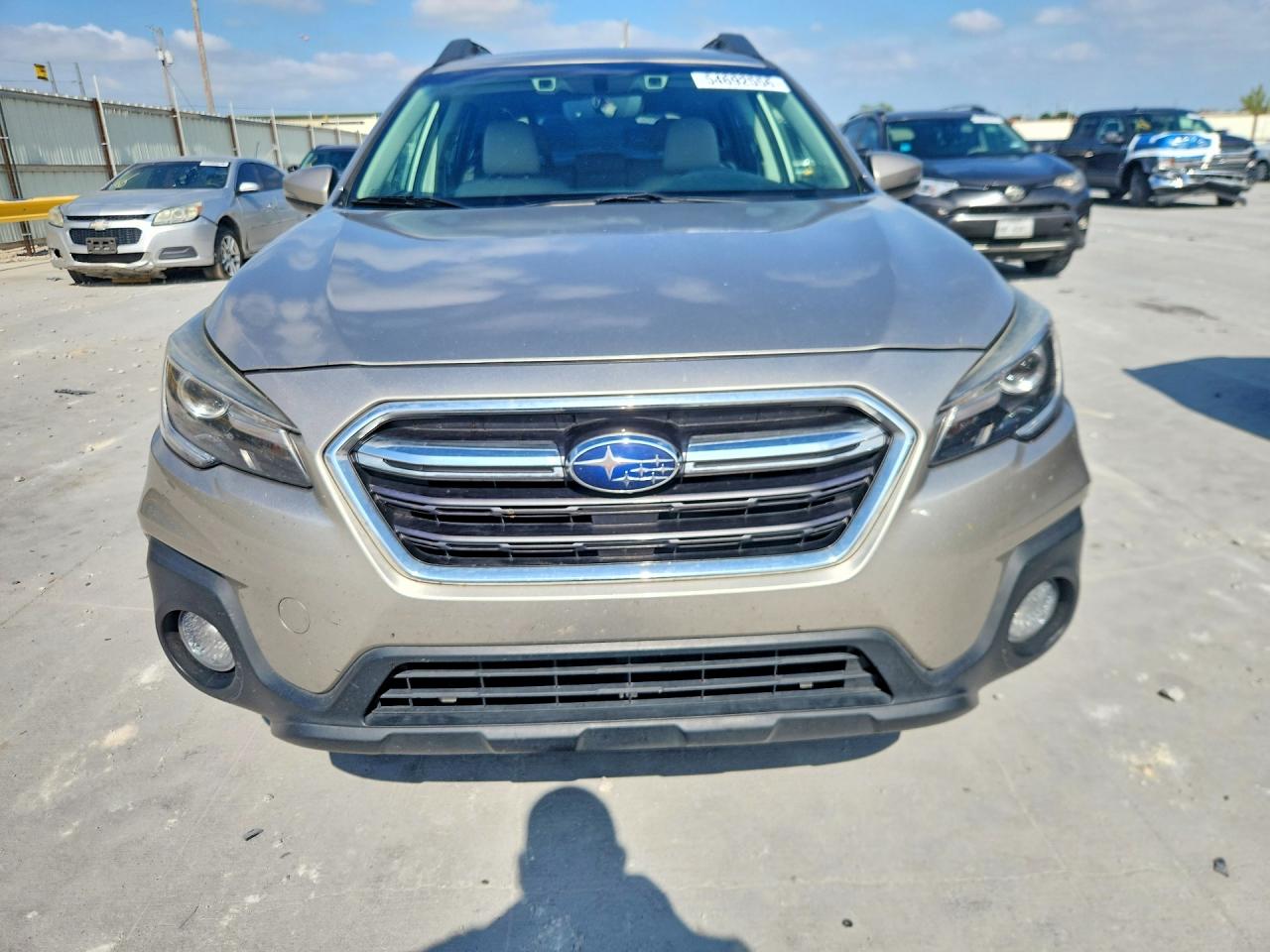 2018 SUBARU Outback VIN 4S4BSANC5J3238336 photo 5