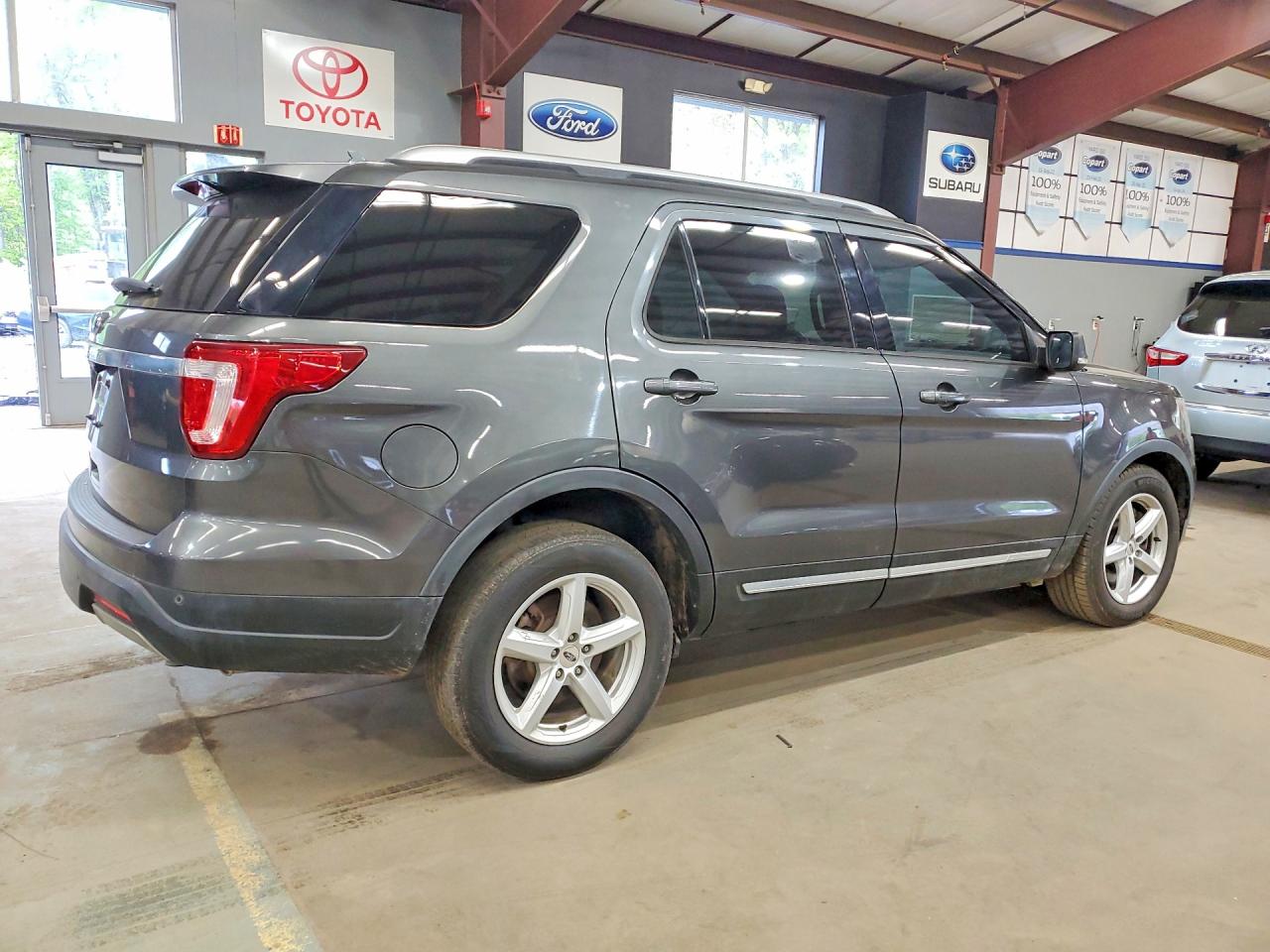 2019 Ford Explorer VIN 1FM5K7D86KGA71833 photo 3