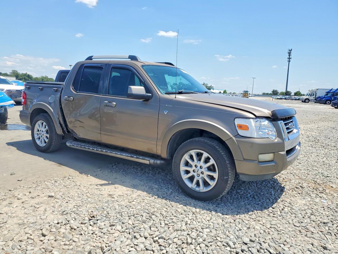 2007 Ford Explorer VIN 1FMEU33897UA06049 photo 4