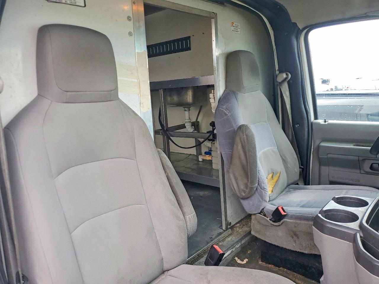 2010 Ford Econoline VIN 1FDWE3FL8ADA62539 photo 11